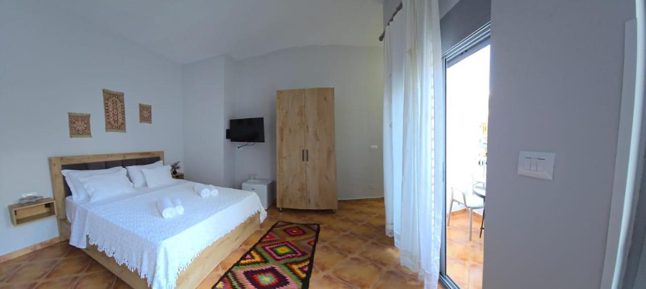Mecani Guest house *